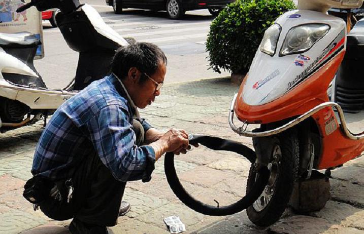 上门电动电瓶换车电话_上门电动电瓶换车多少钱_电动车上门换电瓶