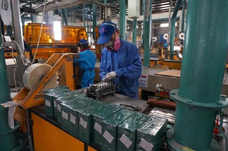 电动换电瓶要注意什么_更换电动车电瓶_电车换电瓶