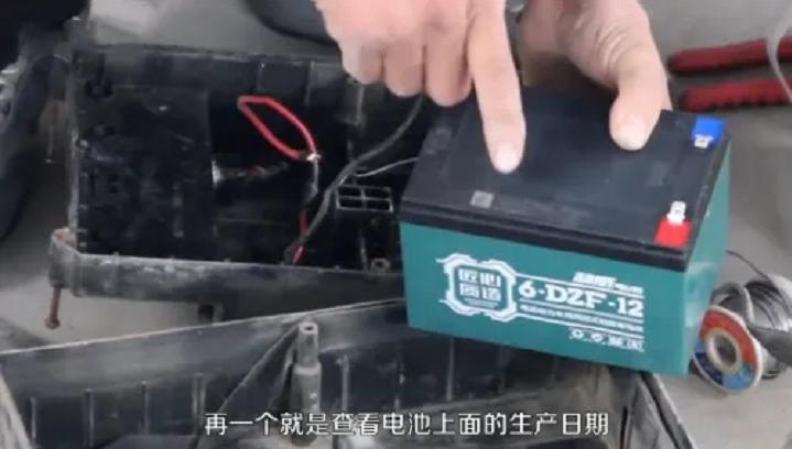 电车换电瓶_更换电动车电瓶_电动换电瓶要注意什么